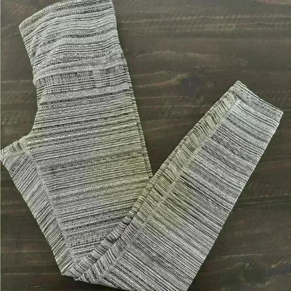 Athleta Pants - Athleta Grey Textured Leggings - XS -